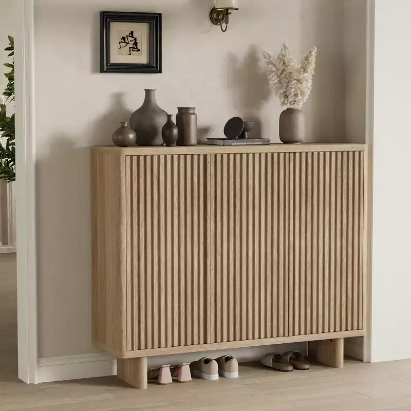 Meuble à chaussures rustique à 5 niveaux avec portes cannelées, banc de rangement autoportant en bois de 117 cm avec étagères réglables pour entrée et placard