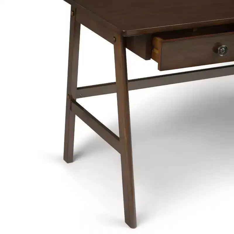Bureau de 152 cm, marron vieilli naturel, 3 tiroirs, port USB et prises électriques