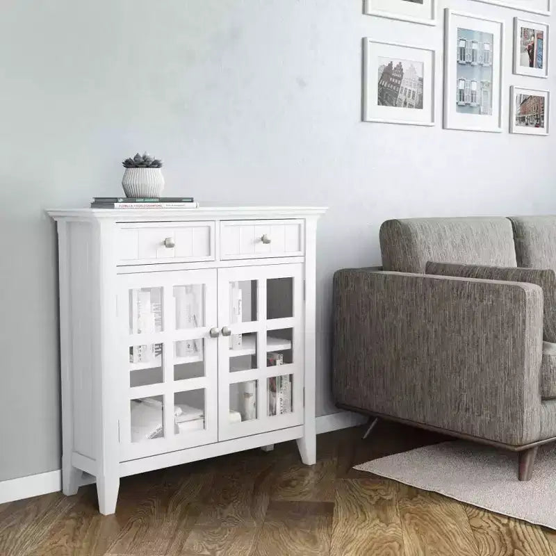 Meuble de rangement d'entrée en bois massif avec 2 portes, 2 tiroirs et étagères réglables