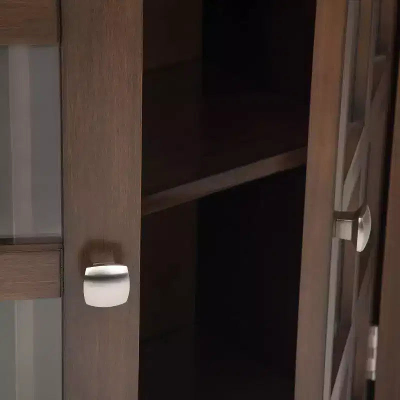 Meuble de rangement d'entrée en bois massif avec 2 portes, 2 tiroirs et étagères réglables