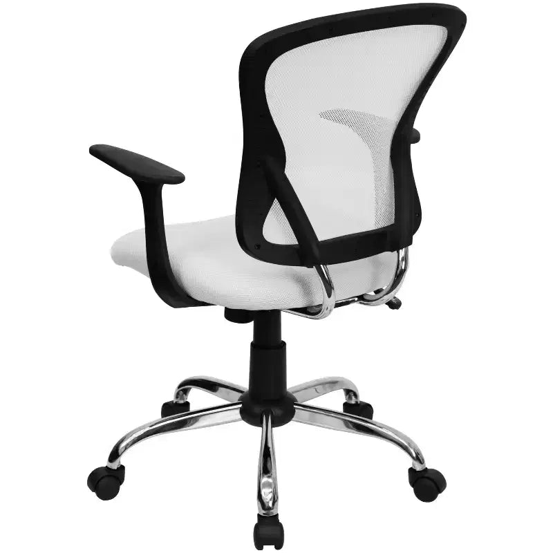 Chaise de bureau pivotante à dossier mi-haut en maille avec base chromée et accoudoirs