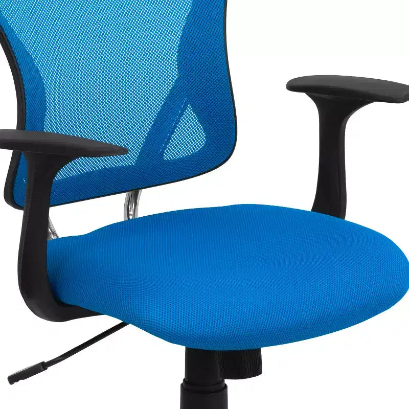 Chaise de bureau pivotante à dossier mi-haut en maille avec base chromée et accoudoirs